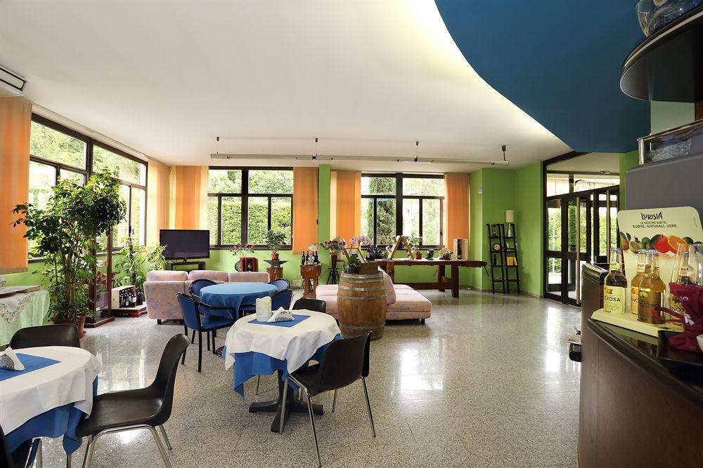 Hotel Aquamaris Sala Baganza Exterior foto