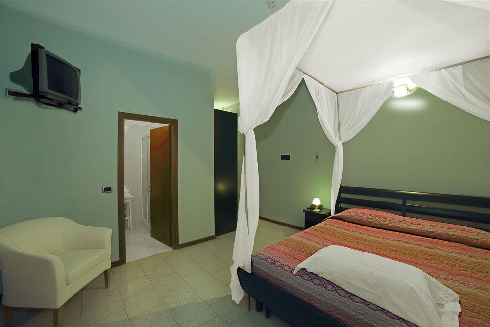 Hotel Aquamaris Sala Baganza Exterior foto